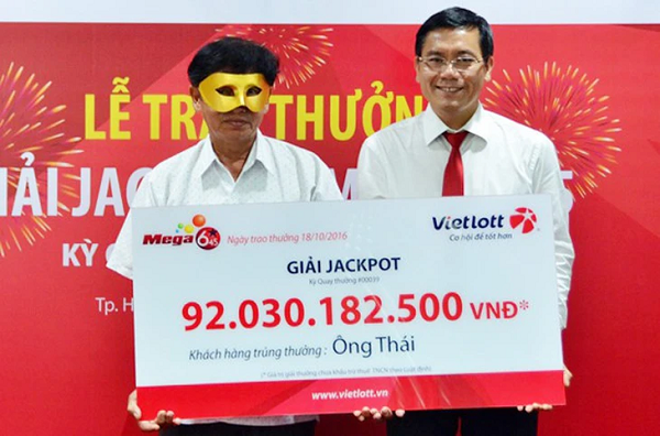 trúng Vietlott có bắt buộc công khai danh tính